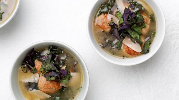 Mercredi : Soupe aux boulettes de poulet et au chou kale