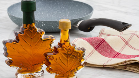Remplacez le sucre par du sirop d’érable dans vos recettes!