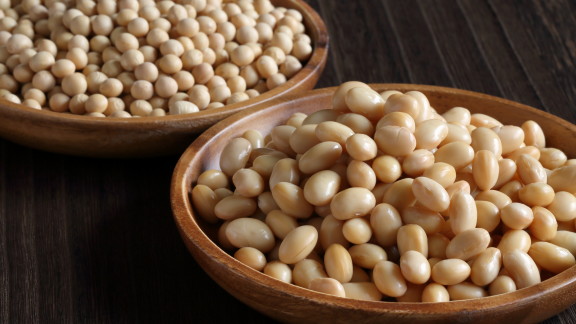 Comment faire son propre lait de soya maison | Zeste